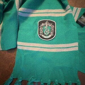 Warner Brothers Wizarding World Harry Potter Slytherin Knit Scarf